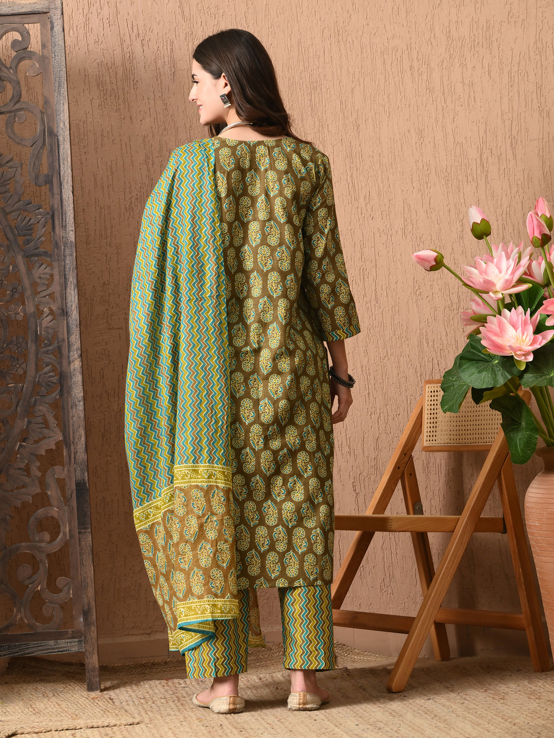 Green Floral Round Neck Kurta Sets