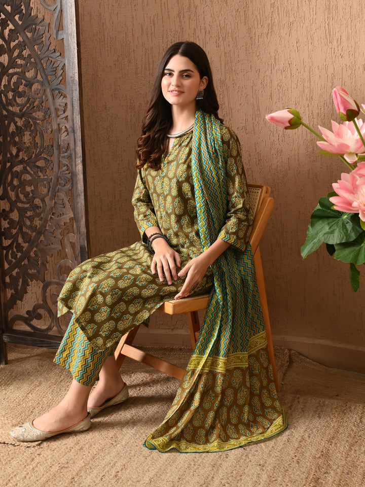 Green Floral Round Neck Kurta Sets