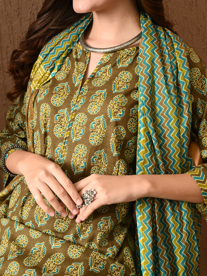 Green Floral Round Neck Kurta Sets
