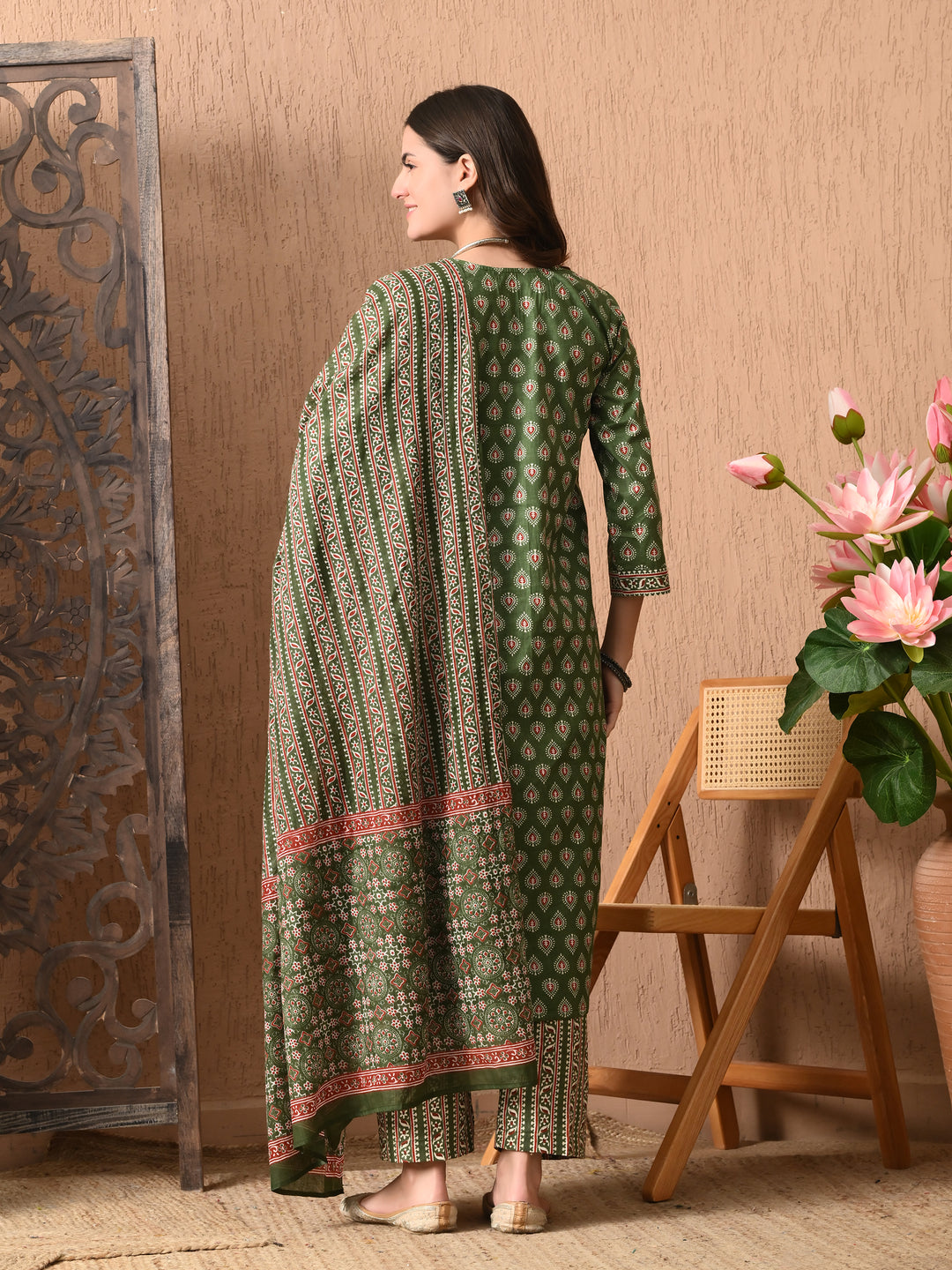 Green Floral V-Neck Kurta Sets