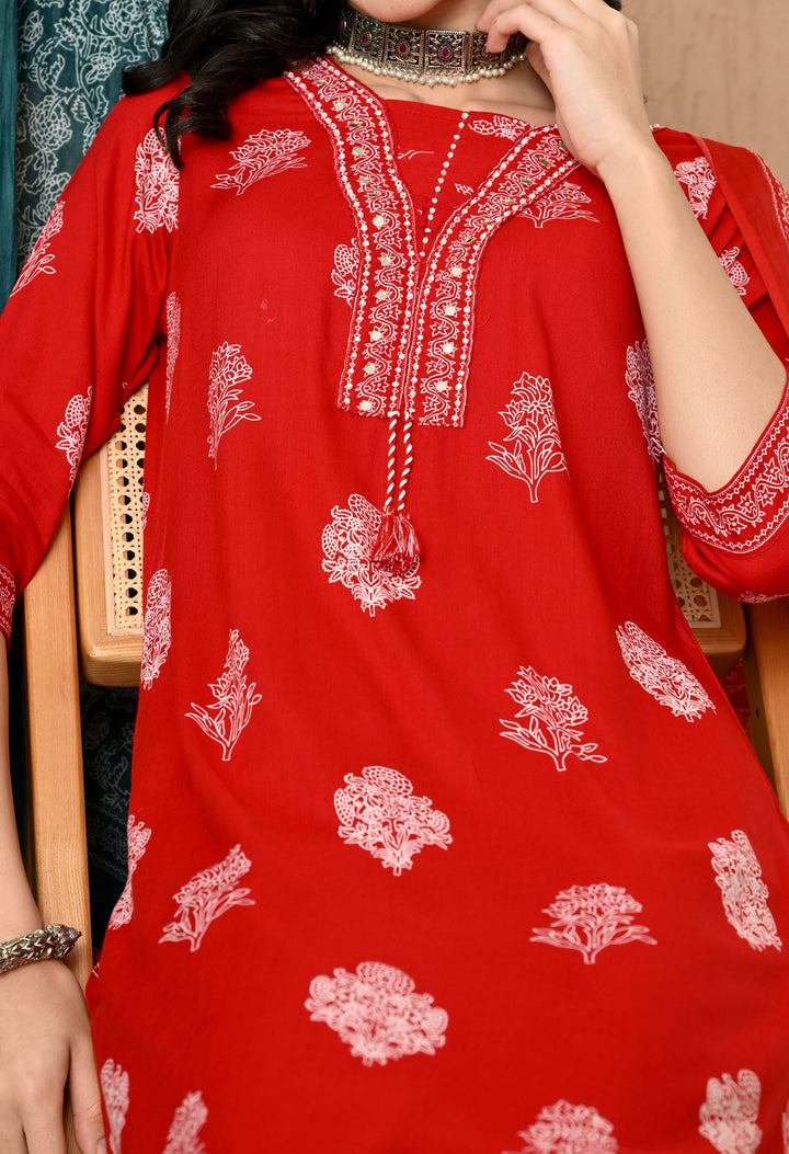 Red Floral Round Neck Kurta Sets