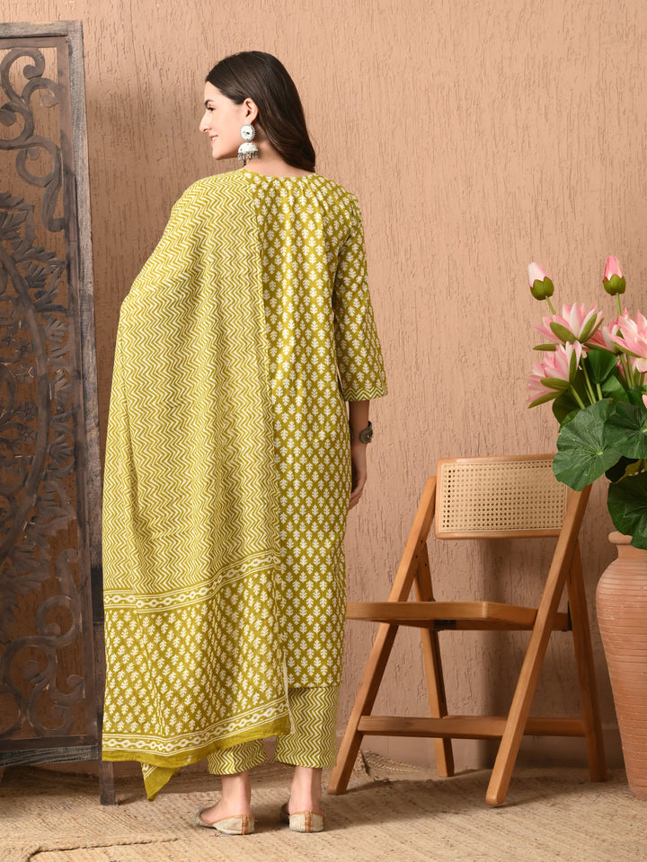 Green Floral Round Neck Kurta Sets