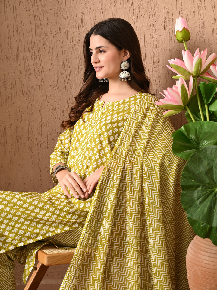 Green Floral Round Neck Kurta Sets