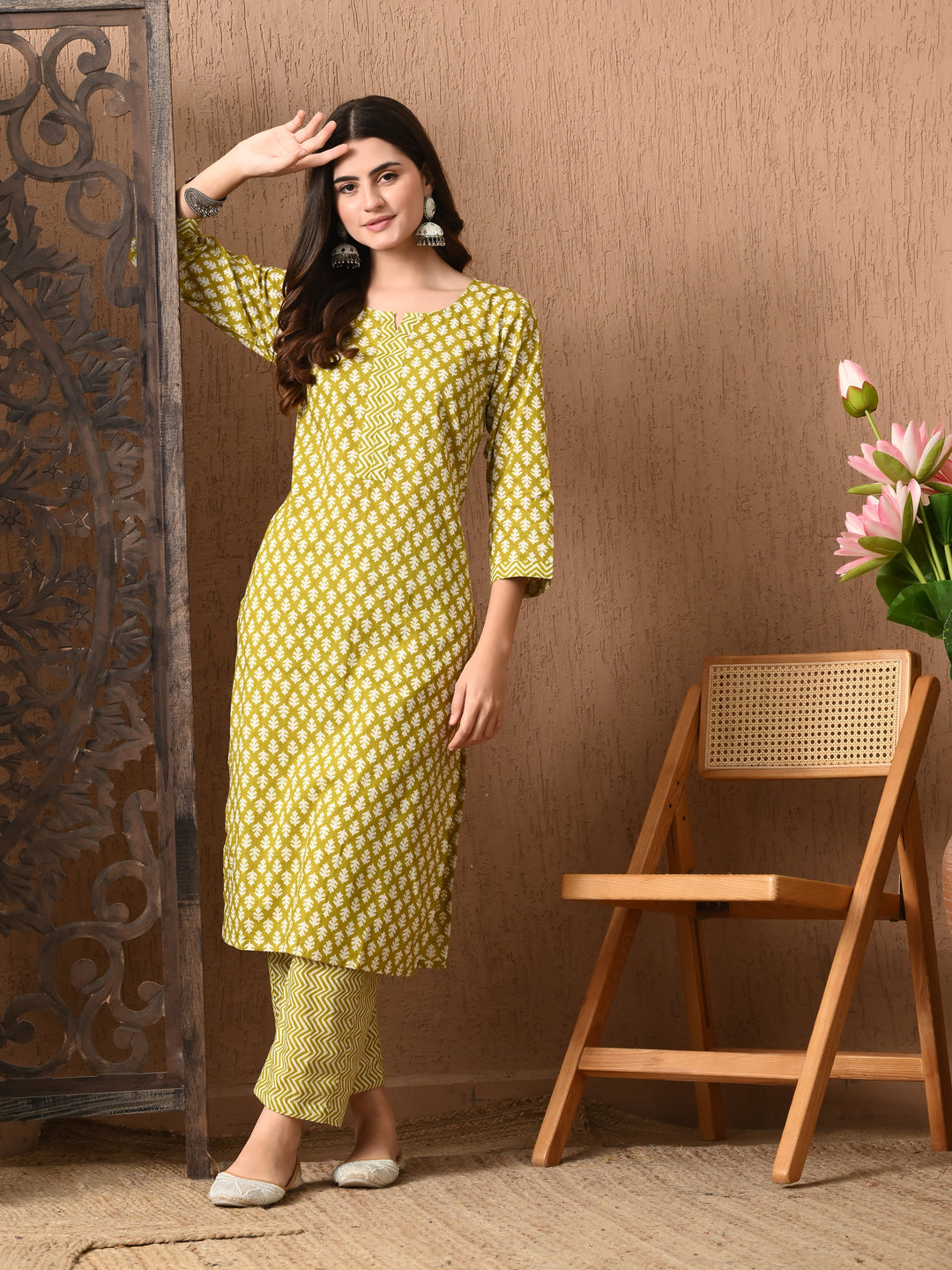 Green Floral Round Neck Kurta Sets