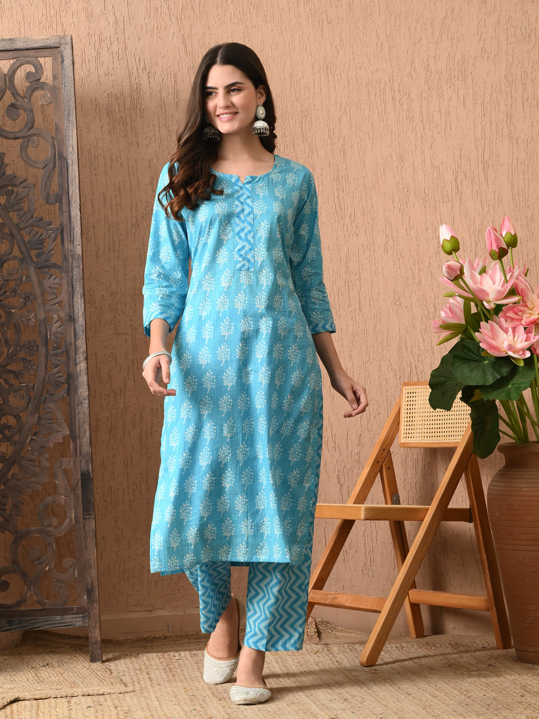 Blue Floral Round Neck Kurta Sets