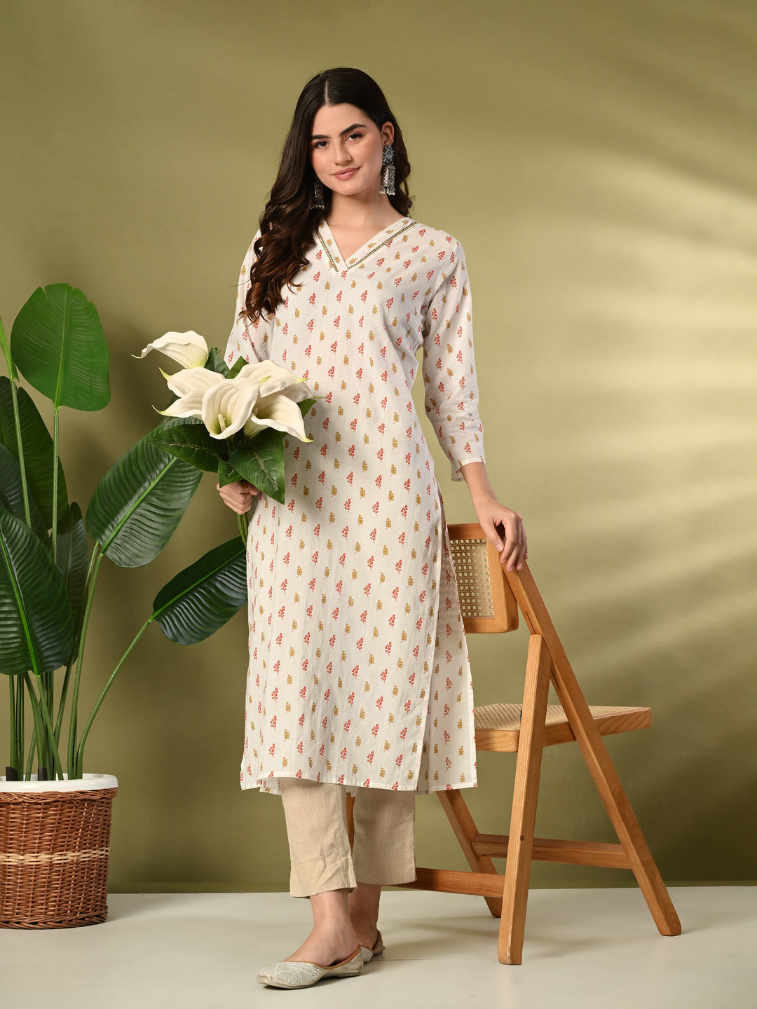 White Floral Print Sequnce Lace V-Neck Kurta