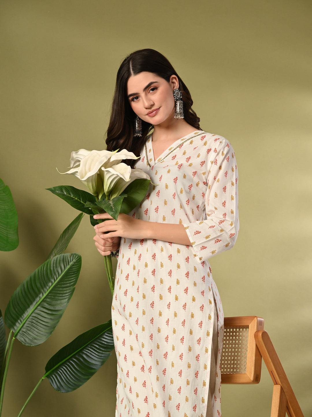 White Floral Print Sequnce Lace V-Neck Kurta