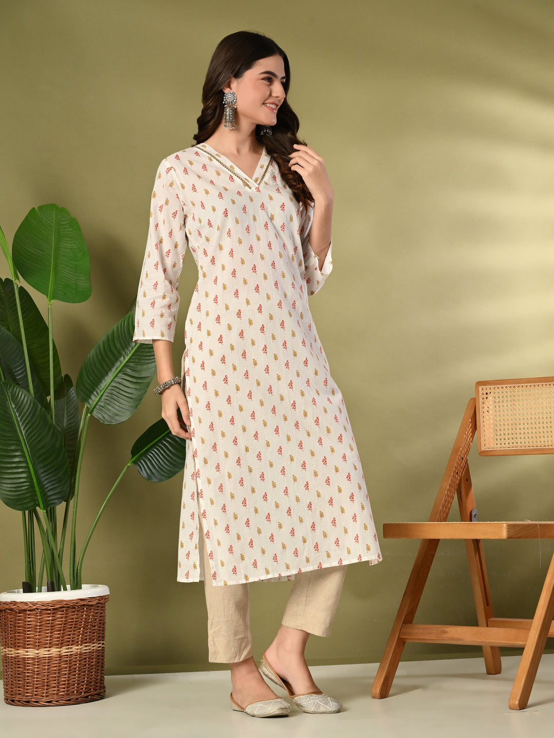 White Floral Print Sequnce Lace V-Neck Kurta