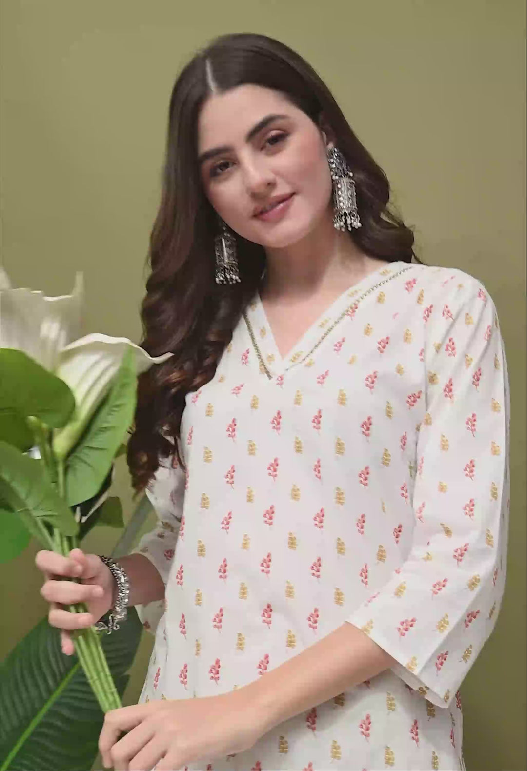White Floral Print Sequnce Lace V-Neck Kurta